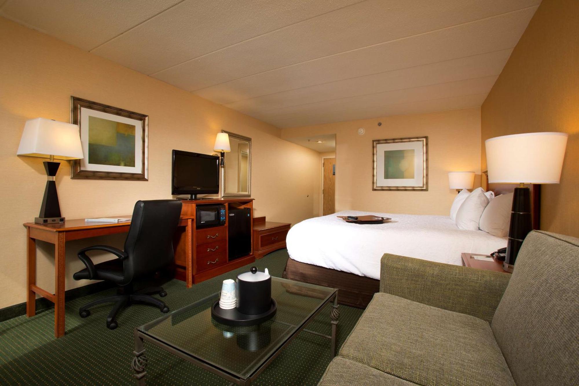Hampton 3*