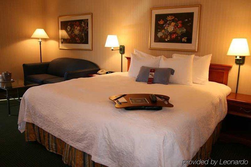 Hampton 3*